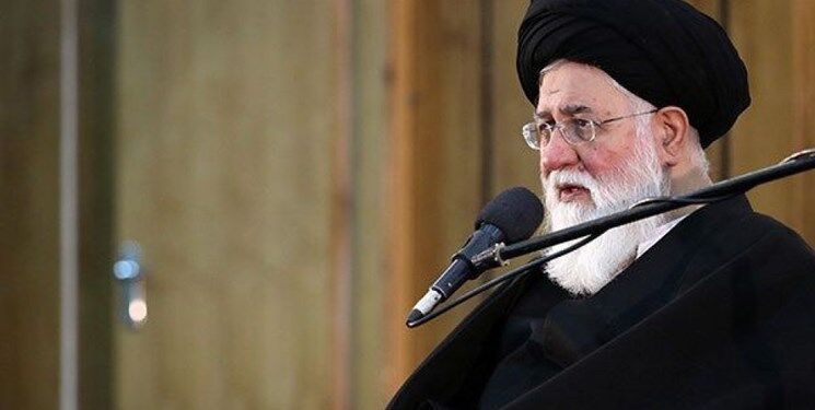 بی‌بصیرتی در رأی دادن باعث مصادره شدن انقلاب اسلامی می‌شود 