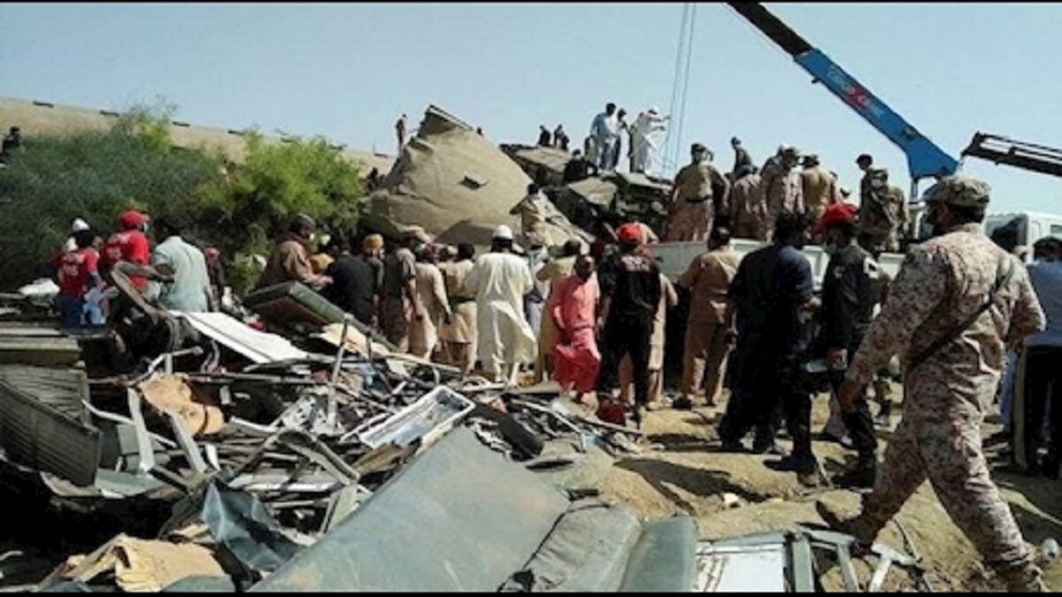 افزایش قربانیان حادثه تصادف قطار در پاکستان به ۱۶۲ کشته و زخمی
