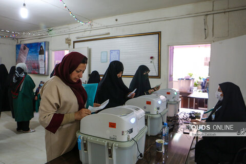 حضور پرشور مردم مشهد در انتخابات