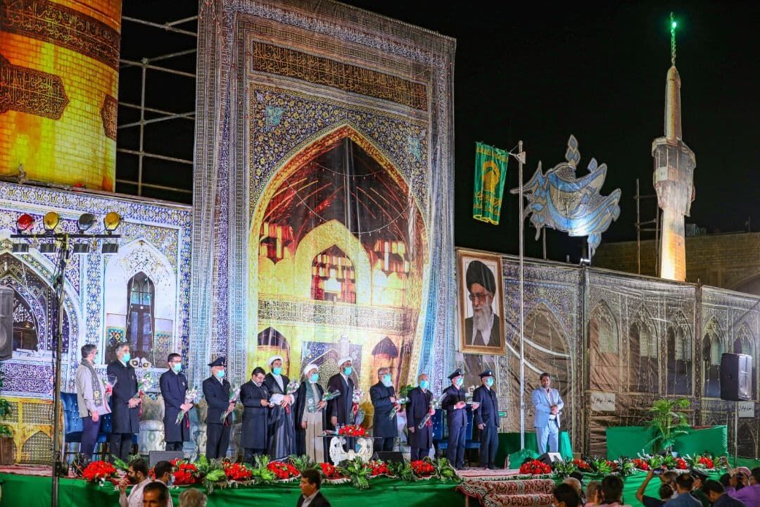 پرچم آستان قدس رضوی برای چهاردهمین سال متوالی در یزد به اهتزاز در آمد