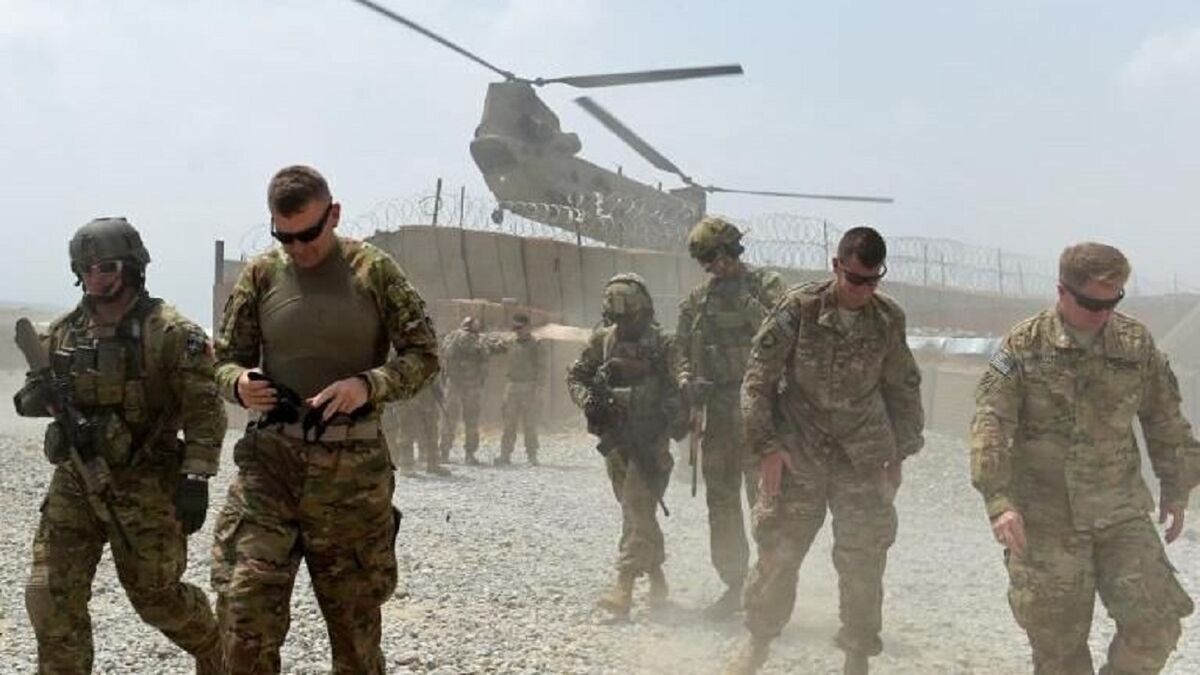 عطوان: هراس آمریکا از ائتلاف روسیه و چین موجب بلند کردن پرچم سفید در افغانستان شد
