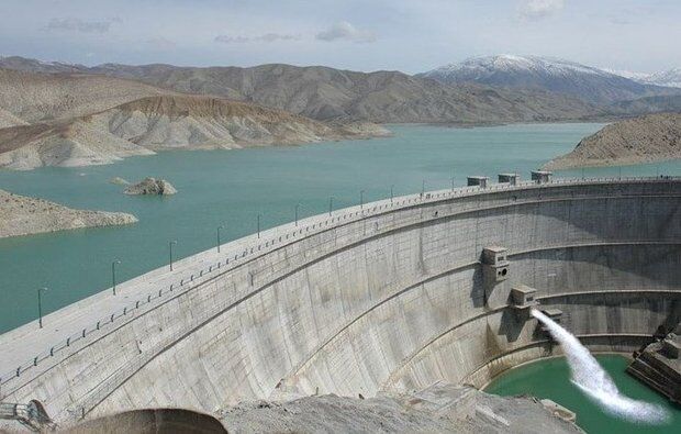 آب زاینده رود برای آبیاری درختان غرب اصفهان بازگشایی شود