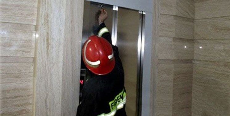  حبس ۳۰۱ شهروند مشهدی در آسانسور به دلیل قطع برق 