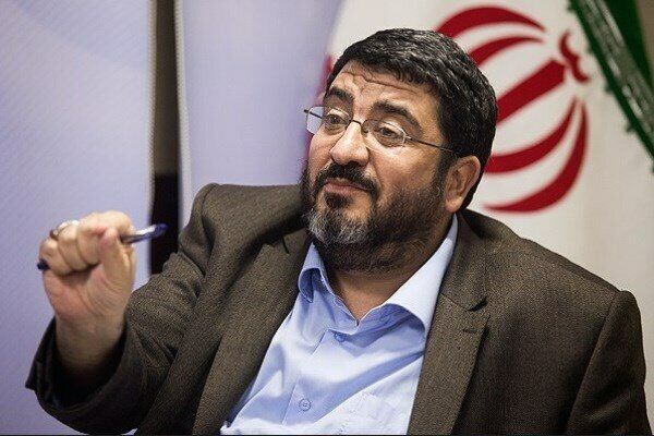 فؤاد ایزدی: جنگ ترکیبی آمریکا علیه ایران دچار چالش شده است / منظور بایدن از آزاد کردن، تجزیه ایران است