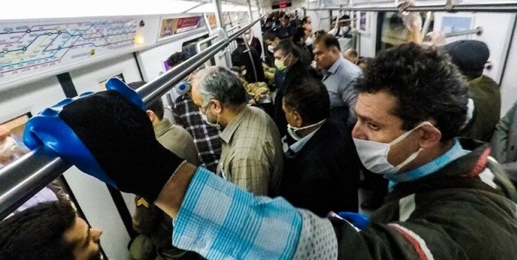  شلوغی ایستگاه های مترو در نخستین روز تعطیلی تهران/ حرکت قطارها عادی شد

