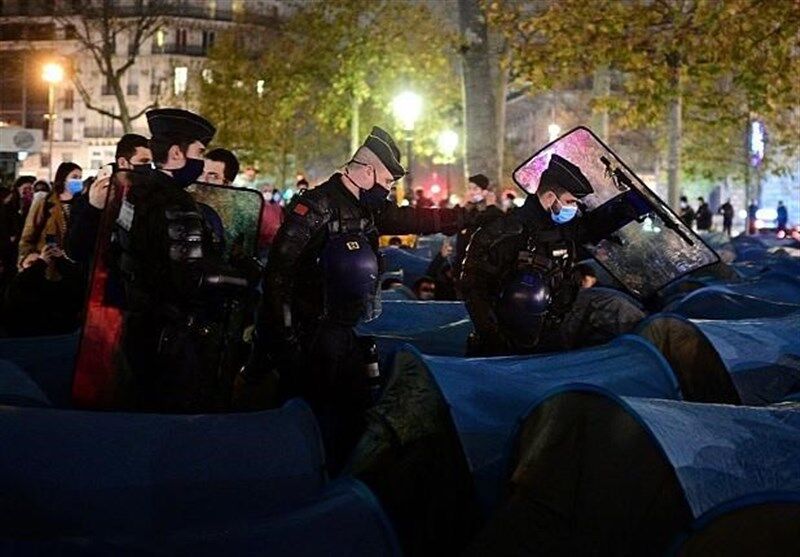 معترضان به محدودیت‌های کرونایی دولت فرانسه با پلیس درگیر شدند 