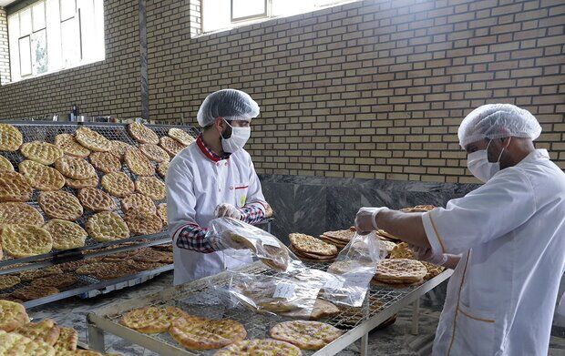 دستگیری به رسم علی(ع) / توزیع حدود ۷ هزار قرص نان بین محلات شهر مشهد