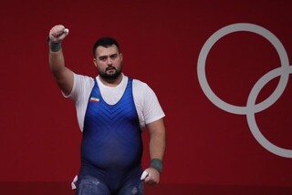 مدال نقره فوق سنگین وزنه‌برداری المپیک به ایران رسید