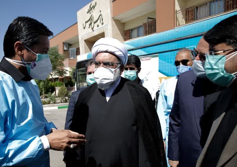 بازدید تولیت آستان قدس از مرکز درمان سرپایی بیماران کرونایی در زائرسرای رضوی