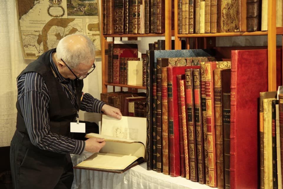 کرونا و لغو نمایشگاه بین‌المللی کتاب‌های عتیقه