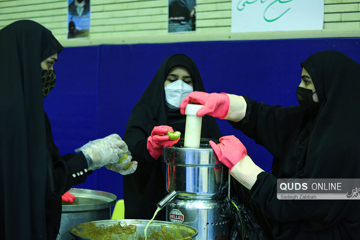 توزیع روزانه 4 هزار بطری آبمیوه طبیعی در بیمارستان‌های کرونایی مشهد