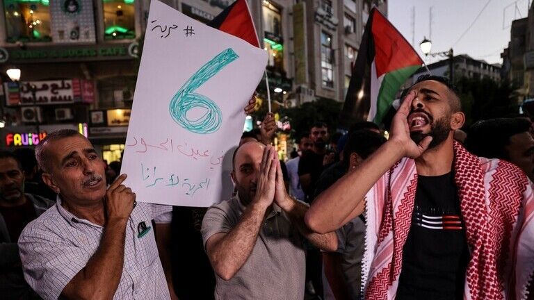 تظاهرات شبانه مردم فلسطین در حمایت از اسرای فلسطینی