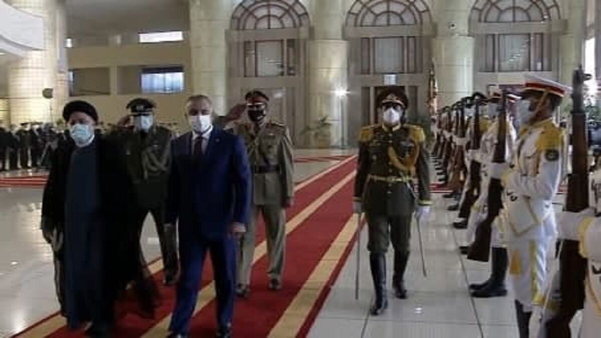 استقبال رسمی رئیسی از نخست وزیر عراق
