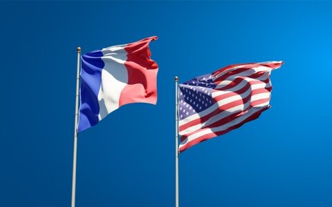 پرچم آمریکا و فرانسه