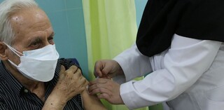 تزریق واکسن کرونا برای بازاریان بروجرد به صورت سیار در حال اجرا است