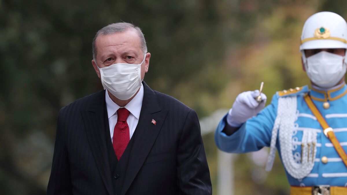 ترکیه افرادی که به سلامت اردوغان شک کردند را مورد پیگرد قانونی قرار داد