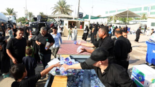 آستان قدس عباسی بیش از ۱.۲ میلیون پرس غذا بین زائران اربعین توزیع کرد