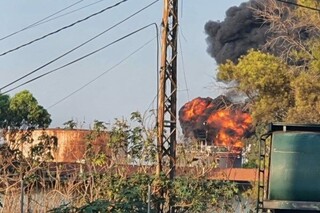 آتش‌سوزی در نزدیکی تأسیسات نفتی لبنان 