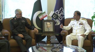 سردار باقری با فرمانده نیروی دریایی پاکستان دیدار کرد