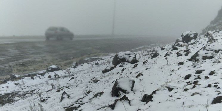 نخستین برف پاییزی نواحی شمالی آذربایجان‌شرقی را سفید پوش کرد