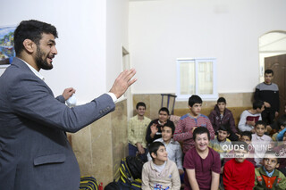 بازدید حسن یزدانی از موسسه نگهداری کودکان بی‌سرپرست مشهد