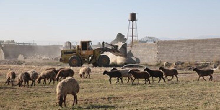  عملیات قلع و قمع و آزادسازی ۵۶ هکتار از اراضی زراعی دشت مشهد 