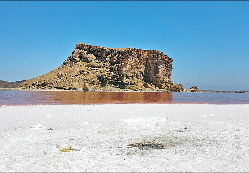 ۲۰ درصد از حق آبه دریاچه ارومیه تامین شده است 