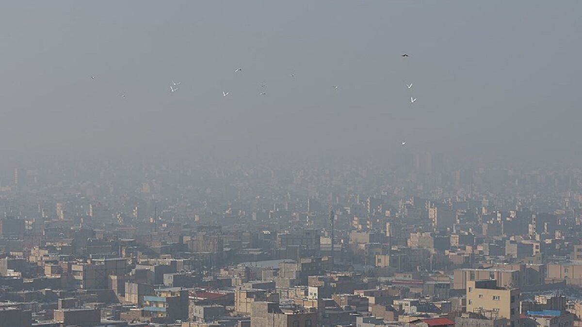 وضعیت هوای تهران در ۱۰ آذر ماه ناسالم برای همه گروه‌های جامعه
