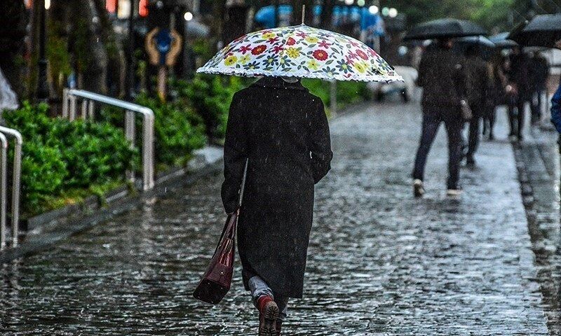 بارش باران و رگبارو رعد و برق در تهران
