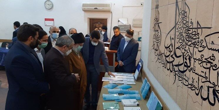  بازدید آیت‌الله سید محمد خامنه‌ای از نمایشگاه اسناد قانون اساسی 