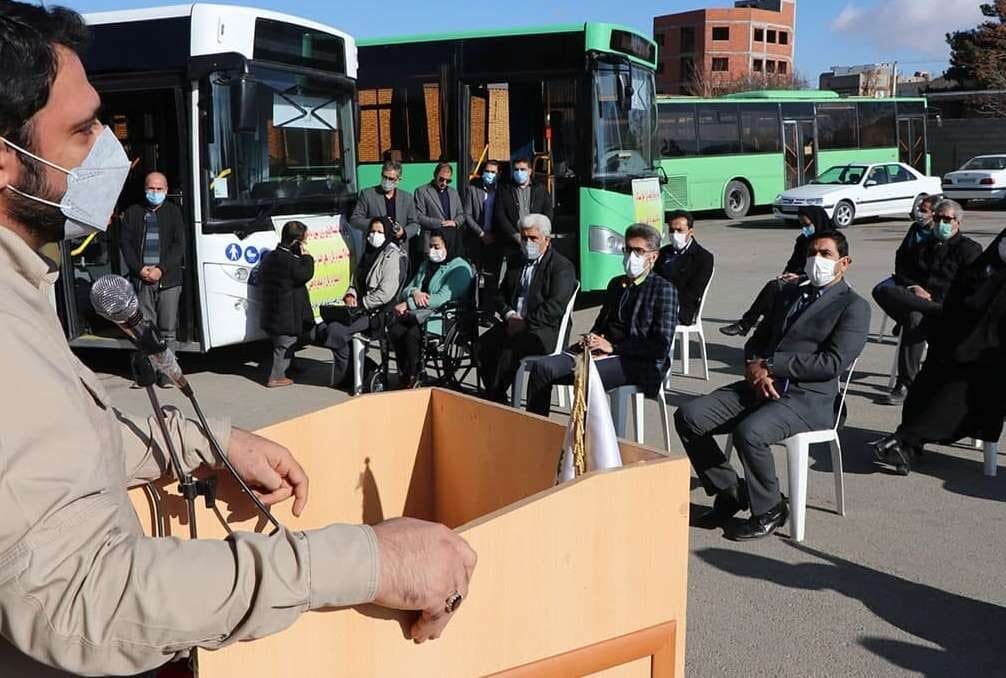 رونمایی از اتوبوس مجهز به امکان حمل و نقل معلولان در بجنورد