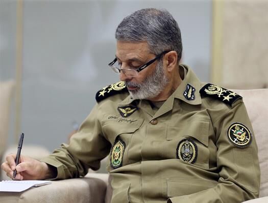 پیام تسلیت سرلشکر موسوی در پی درگذشت پدر معاون عملیات ارتش