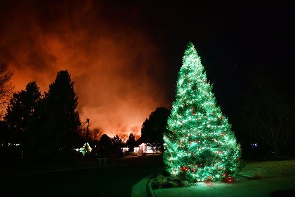 آتش، مهمان ناخوانده سال نو در ایالت کلرادو؛ ۶۰۰ خانه نابود شد