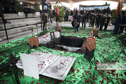 مراسم تدفین پیکر مطهر سه شهید گمنام در میدان شهدا مشهد