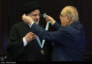 اعطای دکترای افتخاری به رییس جمهور ایران