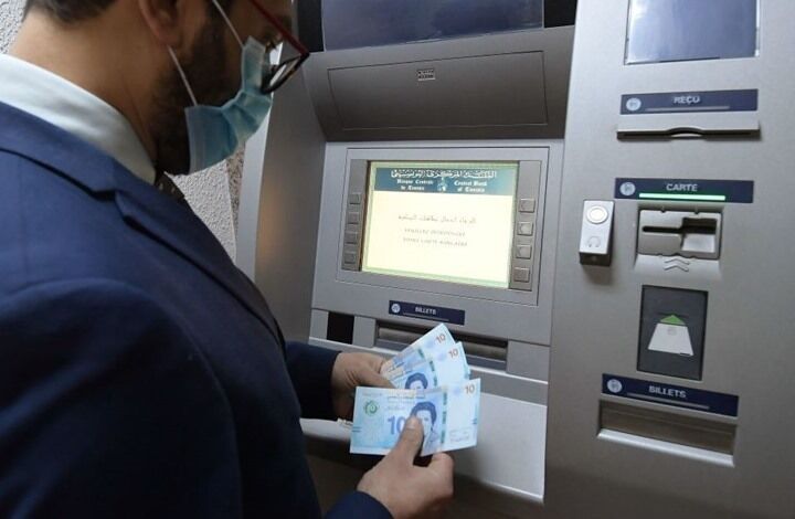 تیغ بحران سیاسی زیر گلوی اقتصاد تونس