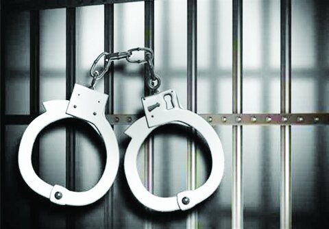 دستبند پلیس بر دستان دو قاتل متواری در شهرستان میناب