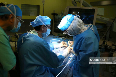 عمل جراحی آندوسکوپیک گوش به روش ترانس‌کانال در بیمارستان رضوی