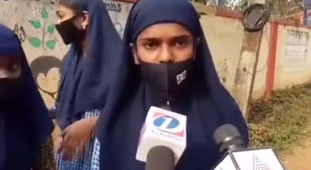 دختر مسلمان هندی: حجاب از سر بر نخواهم داشت حتی به قیمت محرومیت از مدرسه