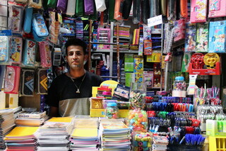 «قاچاق» و «نوسانات قیمت محصولات پتروشیمی»؛ استخوانی در گلوی تولیدکننده نوشت‌افزار ایرانی