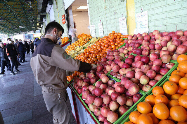 توزیع سیب و پرتقال شب عید در میادین با قیمت زیر ۱۳ هزار تومان 
