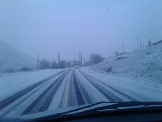 برف و کولاک جاده قوچان-درگز را مسدود کرد