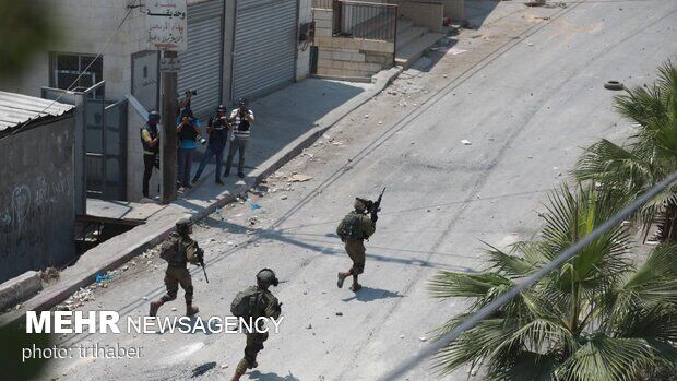 تداوم حملات صهیونیست‌ها به کرانه باختری/ بازداشت شماری از فلسطینیان