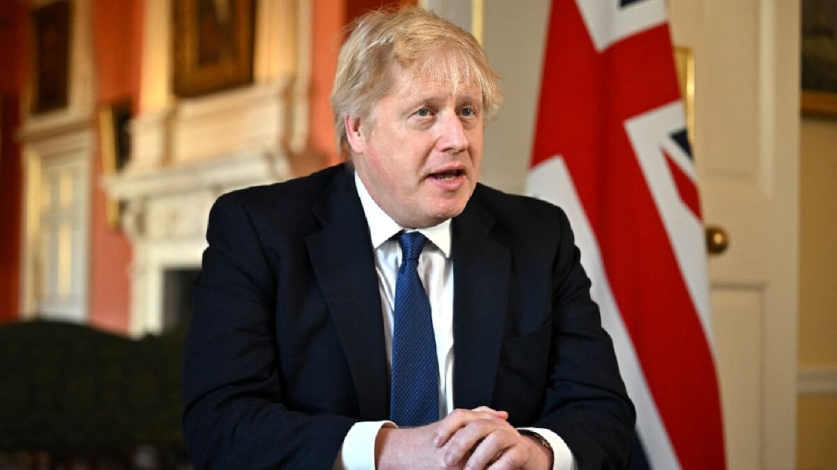 بوریس جانسون می‌خواهد نخست‌وزیر انگلیس باقی بماند