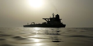 توقیف کشتی خارجی با ۲۲۰ هزار لیتر سوخت قاچاق در خلیج فارس توسط سپاه/ ۱۱ خدمه در بازداشت هستند