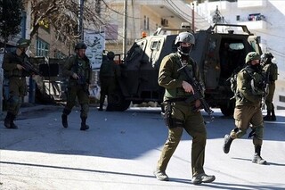 بازداشت ۱۲ فلسطینی به دست نظامیان صهیونیست در کرانه باختری