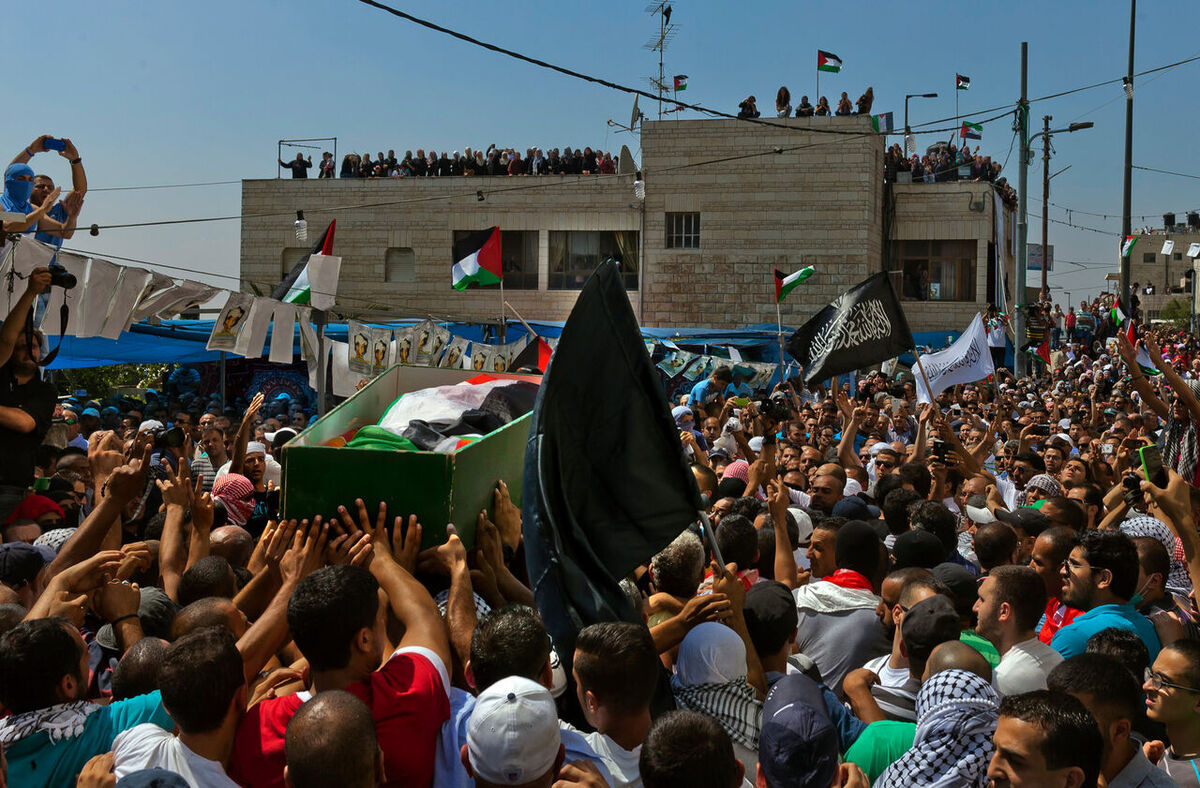 شهادت ۱۷ فلسطینی به ضرب گلوله نظامیان صهیونیست در کرانه باختری
