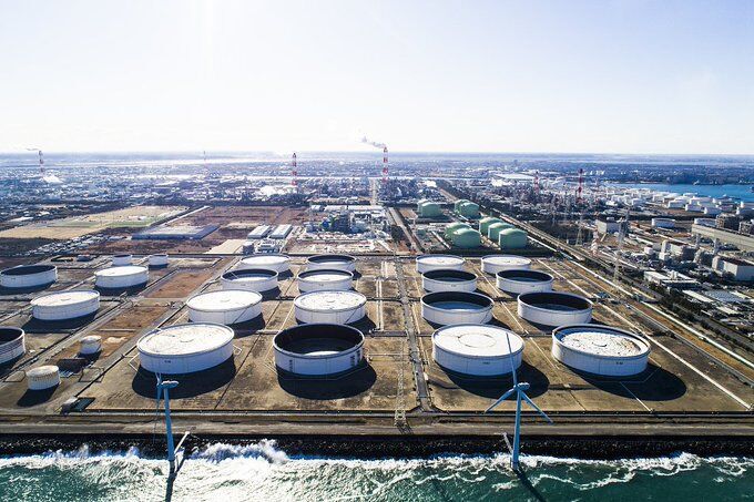 ژاپن ۶ میلیون بشکه از ذخایر استراتژیک نفت خود را آزاد می‌کند