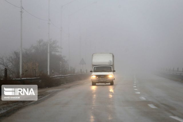 جاده های شمالی خراسان رضوی مه گرفته است