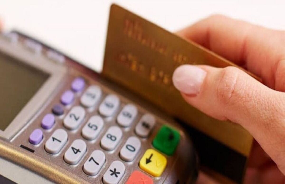 کلاهبرداری ۷۰۰ میلیون تومانی دستفروش با کپی کارت بانکی مشتریان